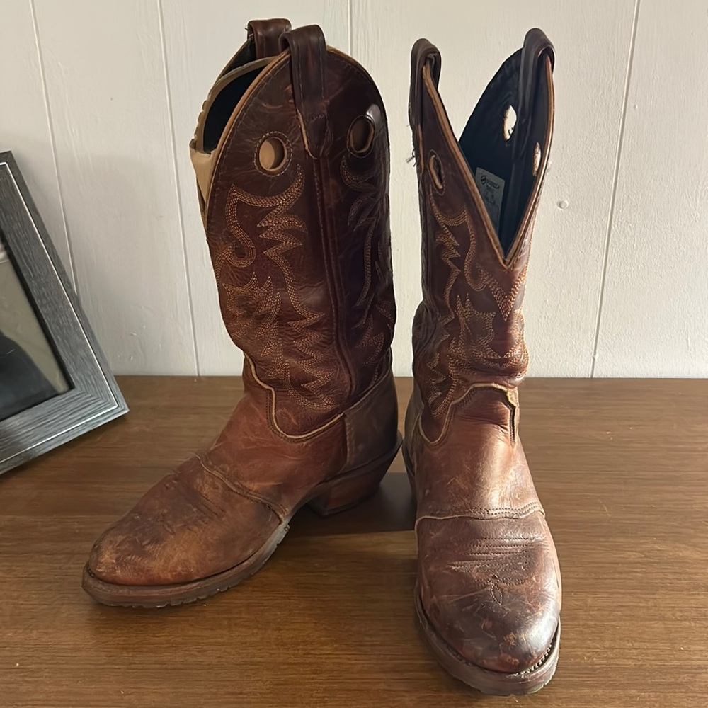 Beautiful pair of barely worn Double H cowgirl boots.